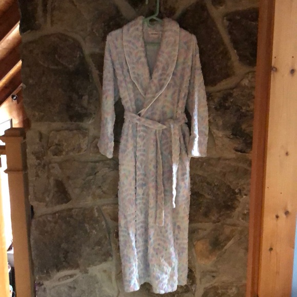 Neiman Marcus Other - Chenille robe